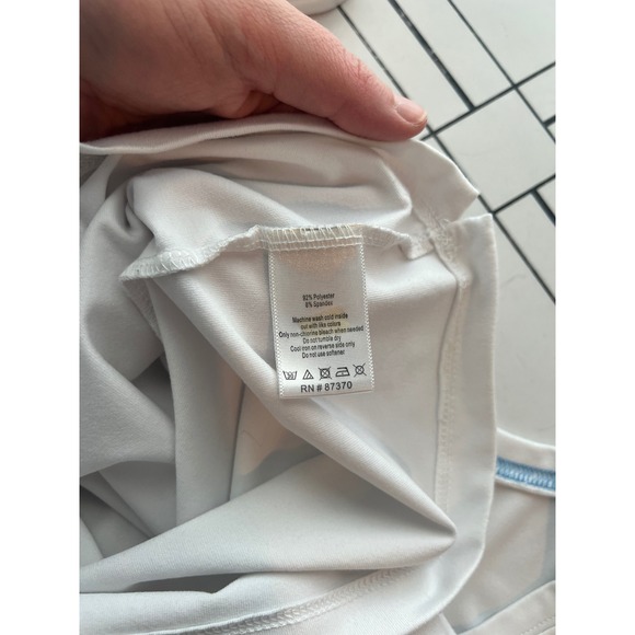 Alo Yoga CoolFit Athletic Tank Top Women's Size Medium White Teal V-Neck - Picture 8 of 8